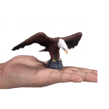 Figura realista de águila calva americana pintada a mano para coleccionistas y decoración.