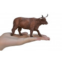 Figura decorativa de vaca Highland de la marca Mojo con detalles realistas para decoración rústica del hogar.