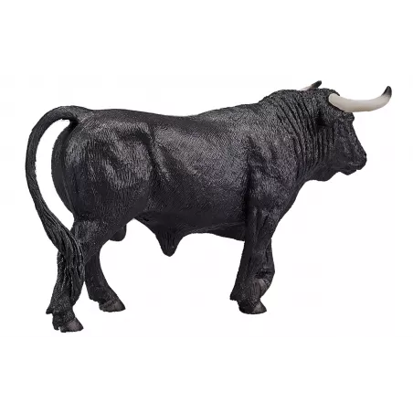 Escultura detallada de toro español, figura decorativa que simboliza fuerza y tradición.