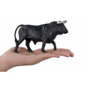 Escultura detallada de toro español, figura decorativa que simboliza fuerza y tradición.
