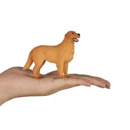 Figura decorativa detallada de perro Golden Retriever con acabado realista.