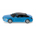 Coche de juguete BMW 645i en miniatura fabricado en metal y plástico con detalles realistas.