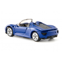 Coche miniatura Porsche 918 Spyder plateado a escala 1:87 de SIKU con carrocería metálica