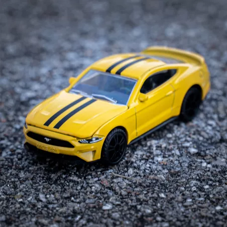 Coche de juguete Ford Mustang GT de metal y plástico con enganche para acoplamiento