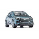 Coche de juguete Audi Q4 e-tron de SIKU, SUV eléctrico en miniatura con llantas de goma y enganche de remolque.