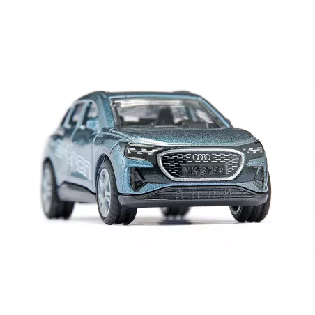 Coche de juguete Audi Q4 e-tron de SIKU, SUV eléctrico en miniatura con llantas de goma y enganche de remolque.