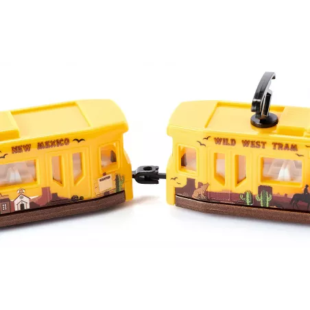 Tranvía de juguete Siku en miniatura de metal y plástico resistente para maquetas urbanas.