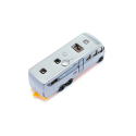 Autobús de juguete de metal y plástico con sistema de acoplamiento y detalles realistas.