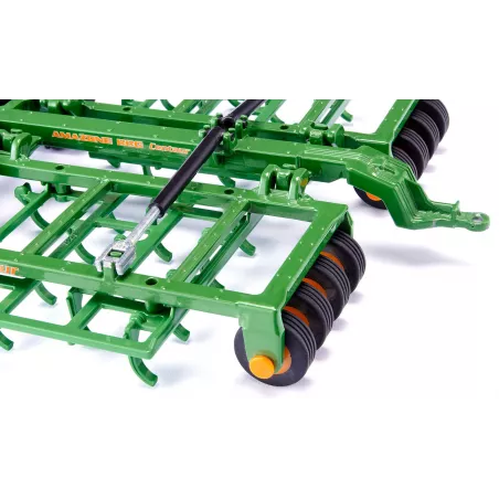 Cultivador de juguete Amazone Centaur de SIKU a escala 1:32 con estructura metálica y rodillos giratorios.