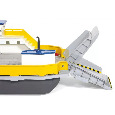 Ferry de juguete Siku a escala 1:50 con rampas móviles y coches de juguete cargados.