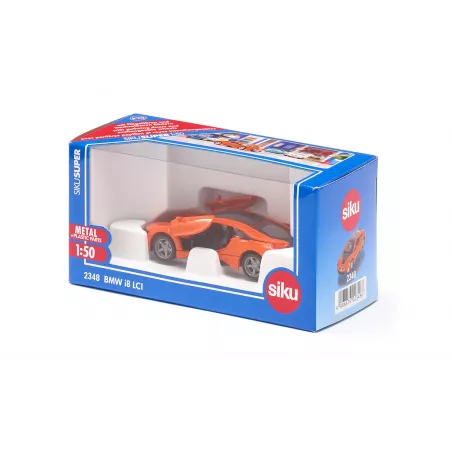 Miniatura de juguete BMW i8 LCI a escala 1:50 en metal y plástico con puertas que se abren y neumáticos cambiables.