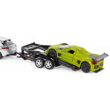 Porsche Cayenne Turbo con remolque de transporte y Porsche GT de juguete Siku 2544 a escala 1:55.