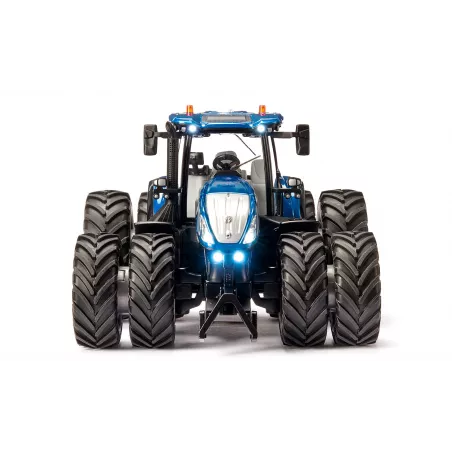 Tractor de juguete New Holland T7.315 con ruedas duales, control por bluetooth y luces LED.