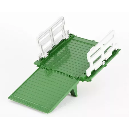 Rampa de transporte de animales Bruder a escala 1:16 para vehículos agrícolas de juguete.