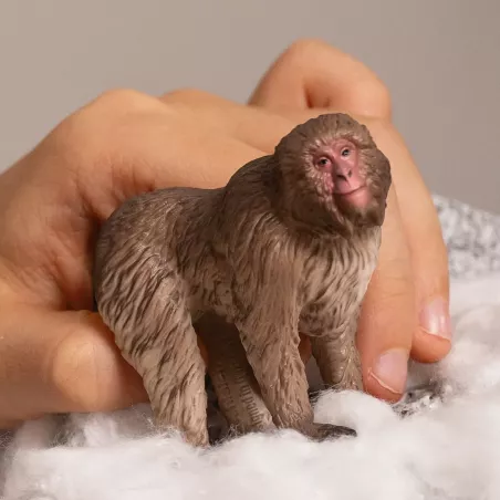 Figura realista de macaco japonés Schleich con pelaje espeso y detallado para niños y coleccionistas.