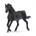 Figura de juguete de semental árabe de Schleich con diseño realista y detallado.