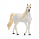 Figura de juguete de yegua árabe Schleich con pelaje blanco y detalles realistas pintados a mano.