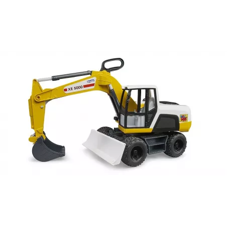 Excavadora móvil ROADMAX de Bruder, juguete infantil con brazo articulado funcional y cabina giratoria.
