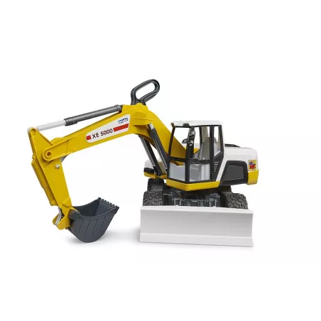 Excavadora móvil ROADMAX de Bruder, juguete infantil con brazo articulado funcional y cabina giratoria.