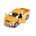 Miniatura de metal Nissan Navara Siku escala 1:50 color naranja metalizado con puertas practicables.