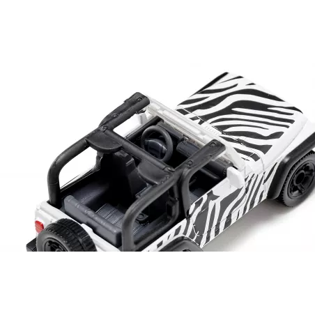 Jeep Wrangler Safari de juguete Siku, miniatura metálica todoterreno con ruedas grandes y enganche.