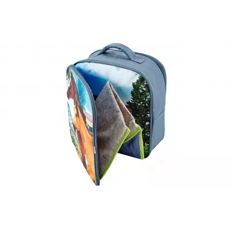 Mochila escolar 3D con relieve de caballos en un paisaje, diseño ergonómico y acolchado para niñas.