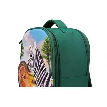 Mochila escolar 3D con diseño de selva tridimensional y tirantes ergonómicos acolchados.