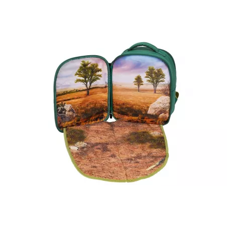 Mochila escolar 3D con diseño de selva tridimensional y tirantes ergonómicos acolchados.