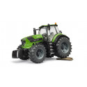 Tractor de juguete Deutz 8280 TTV de Bruder a escala 1:16