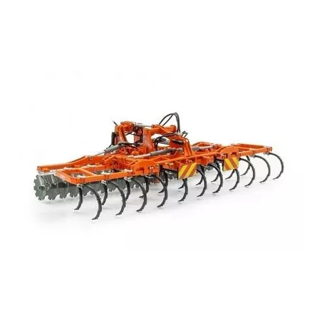 Miniatura de empacadora Morgan MG-X 550/22 y plataforma Stel-ST600 de Universal Hobbies para diorama agrícola.