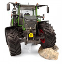 Tractor a escala 1:32 Fendt 620 Vario de metal de Universal Hobbies, miniatura detallada de colección.
