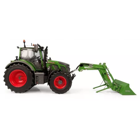 Tractor Fendt 618 Vario con pala frontal a escala 1:32 de Universal Hobbies para coleccionistas.