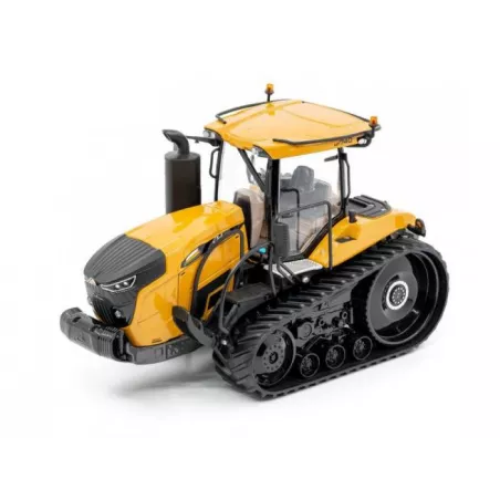 Réplica a escala 1:32 del tractor Challenger MT 867 en metal y plástico con detalles realistas de alta precisión.