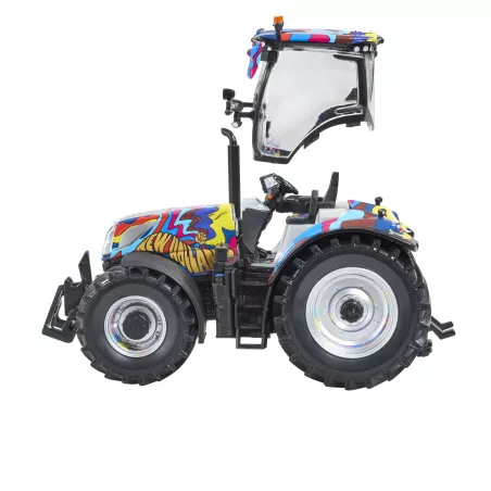 Réplica a escala 1:32 del tractor New Holland T7.300 Edición Limitada 60 Aniversario de Britains para coleccionistas.