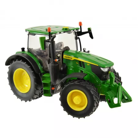 Tractor agrícola John Deere 6R 185 verde y amarillo en campo de cultivo