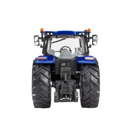 Tractor a escala 1:32 New Holland T6.180 Blue Power de Britains con acabado metalizado para coleccionistas.