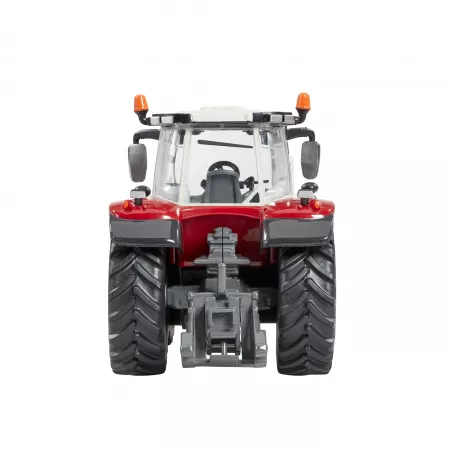 Réplica a escala 1:32 del tractor Massey Ferguson 6S.180 de Britains en metal y plástico.