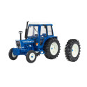 Tractor clásico Ford 7600 a escala 1:32 con ruedas traseras dobles de Britains para coleccionistas.