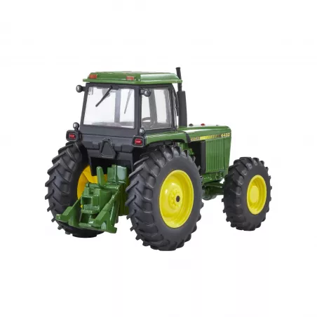 Tractor John Deere 4450 a escala 1:32 de Britains, réplica detallada para coleccionistas.