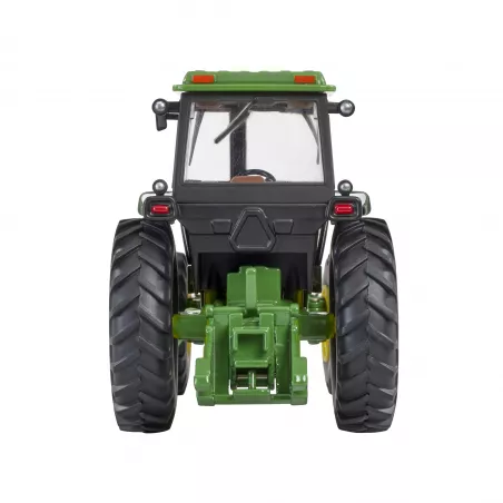 Tractor John Deere 4450 a escala 1:32 de Britains, réplica detallada para coleccionistas.