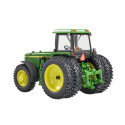 Tractor en miniatura John Deere 4960 a escala 1:32 con ruedas traseras dobles de Britains.
