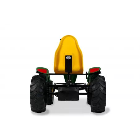 Kart de pedales BERG XL John Deere BFR con diseño oficial de tractor y neumáticos de gran agarre.