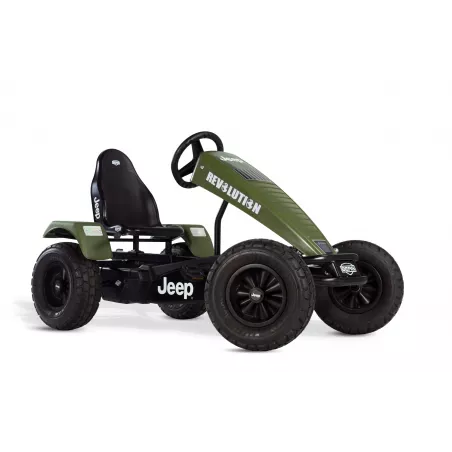 Kart de pedales todoterreno Jeep Revolution XL BFR con neumáticos robustos para aventuras al aire libre.