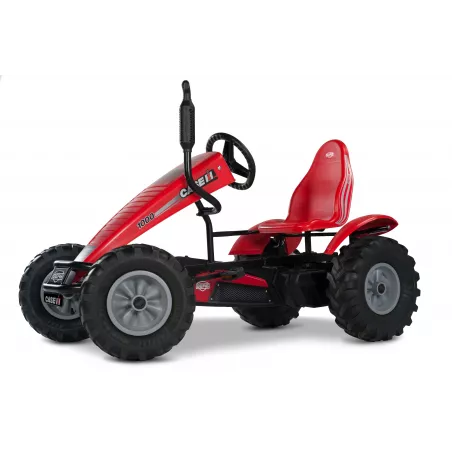 Kart a pedales BERG XXL Case IH BFR con diseño de tractor y neumáticos agrícolas.
