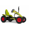 Kart de pedales Berg XXL Claas BFR con diseño de tractor agrícola robusto para niños.