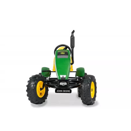 Coche de pedales BERG XXL John Deere BFR con neumáticos de gran agarre para aventuras al aire libre.