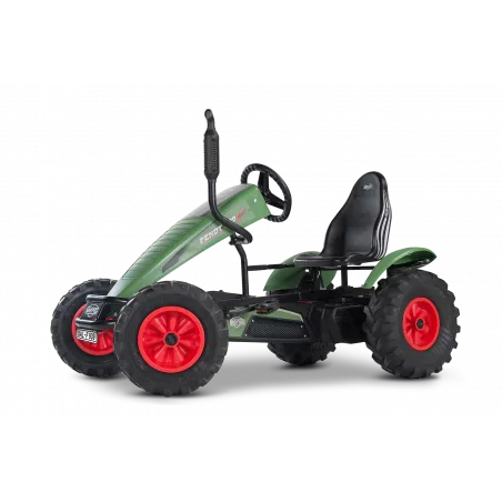 Kart de pedales BERG XL Fendt BFR-3 con diseño de tractor, tres marchas y neumáticos todoterreno.