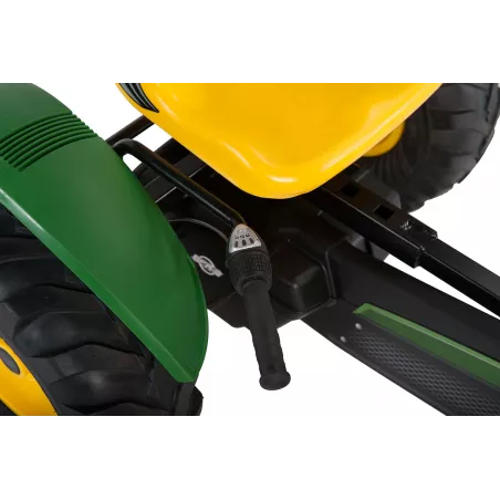 Kart de pedales robusto BERG XL John Deere BFR-3 con tres marchas y sistema de freno BFR.