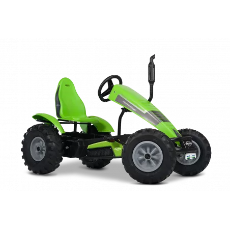 Kart de pedales eléctrico Berg XXL Deutz-Fahr con diseño de tractor y motor de 250W.