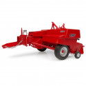 Réplica a escala 1:32 del tractor Massey Ferguson 224 de Universal Hobbies, miniatura de colección de alta precisión.